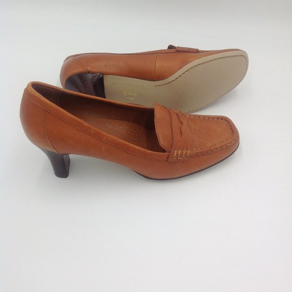 Anne Klein high heel leather loafer in saddle tan - Picture 5 of 8